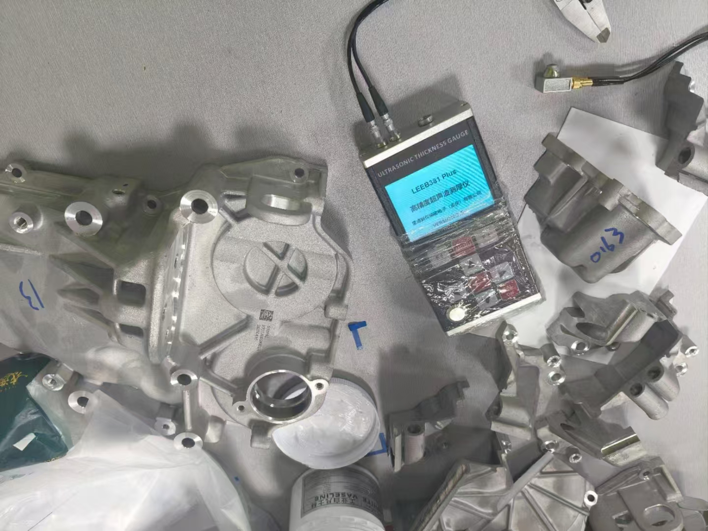 賽力斯超級(jí)工廠：鑄鋁合金油道0.2-0.3mm超薄壁厚測(cè)試的精密革命 ——從毫米級(jí)測(cè)量到智能制造的全面突破